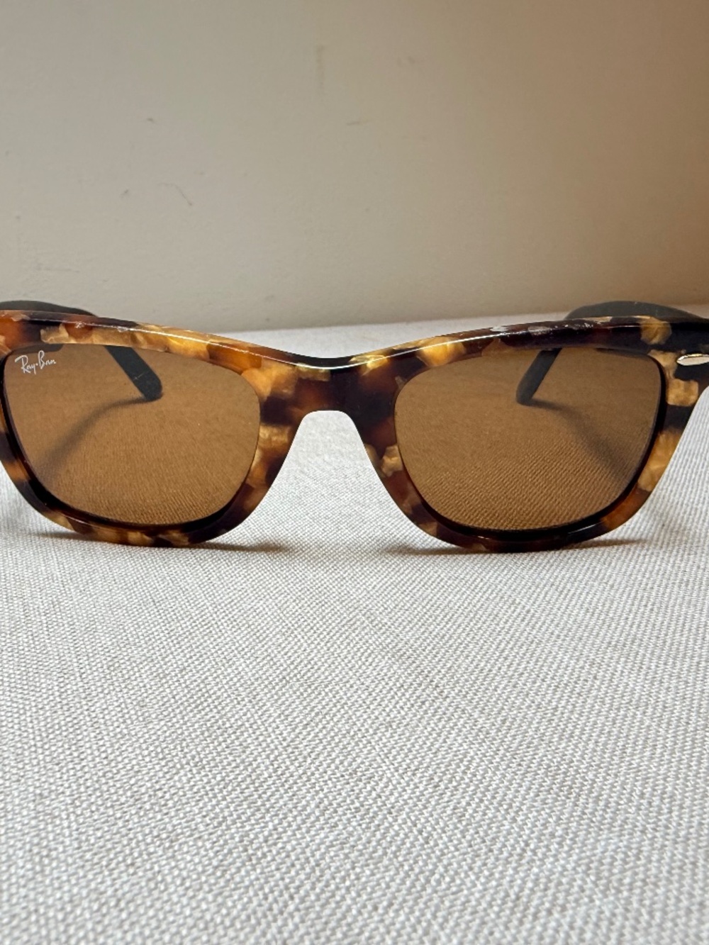 Ray-Ban Classic Wayfarer Tortoise Frame Sunglasses RB2140 1160 50/22 150 3N